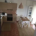 Ellea וילה ניאה סקיוני